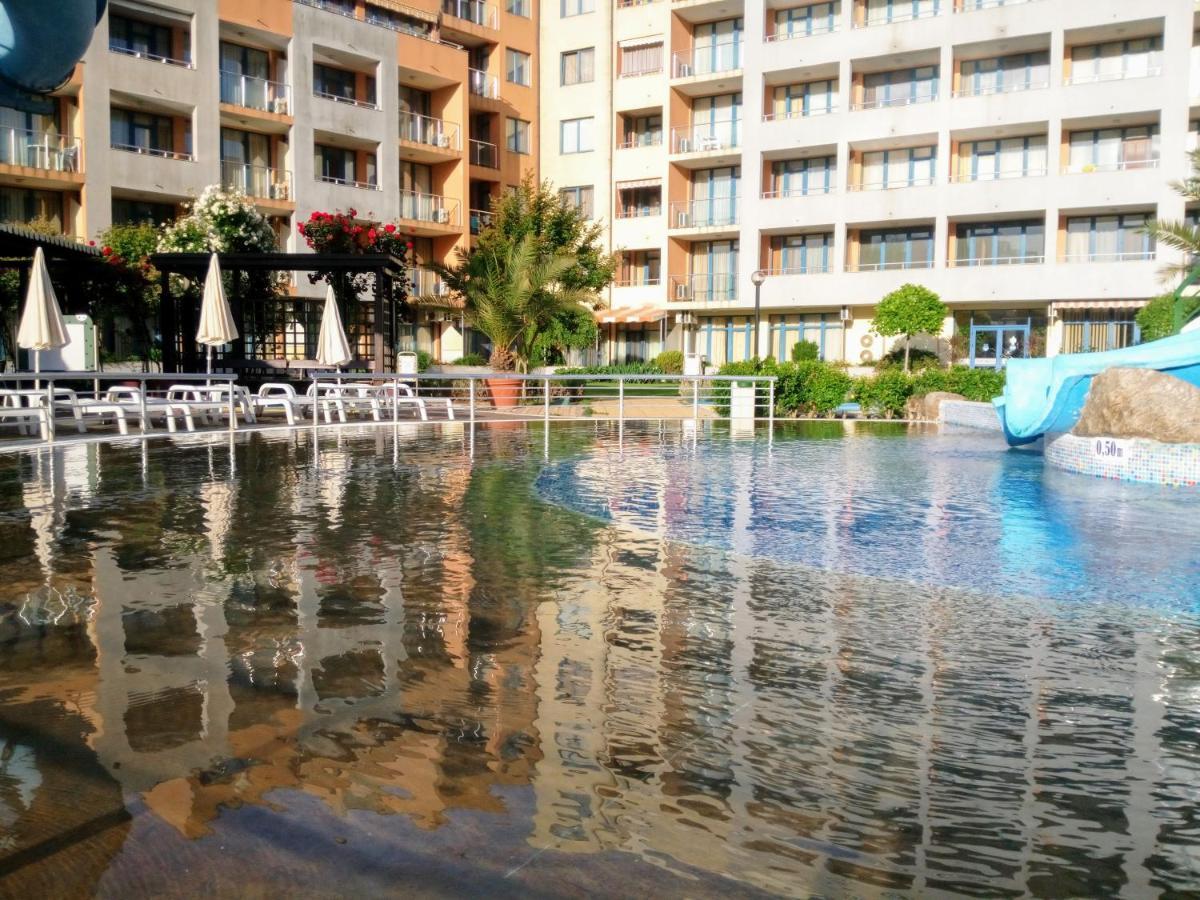 Apartment Konstantin In Trakia Plaza Slăntjev Brjag Exteriör bild