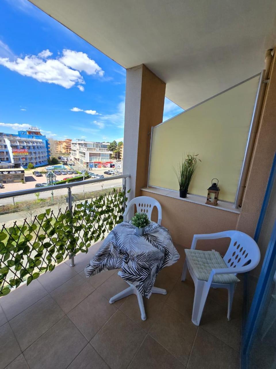 Apartment Konstantin In Trakia Plaza Slăntjev Brjag Exteriör bild